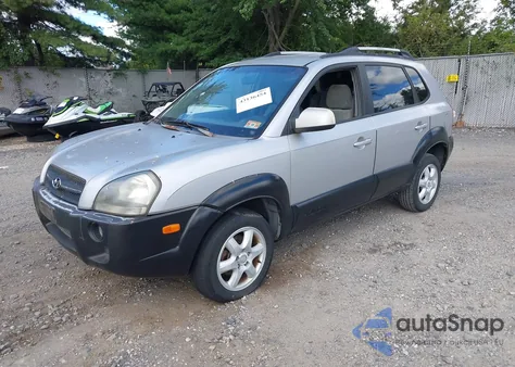 2005 Hyundai Tucson Gls/Lx from USA, damaged, VIN KM8JN72D05U043134